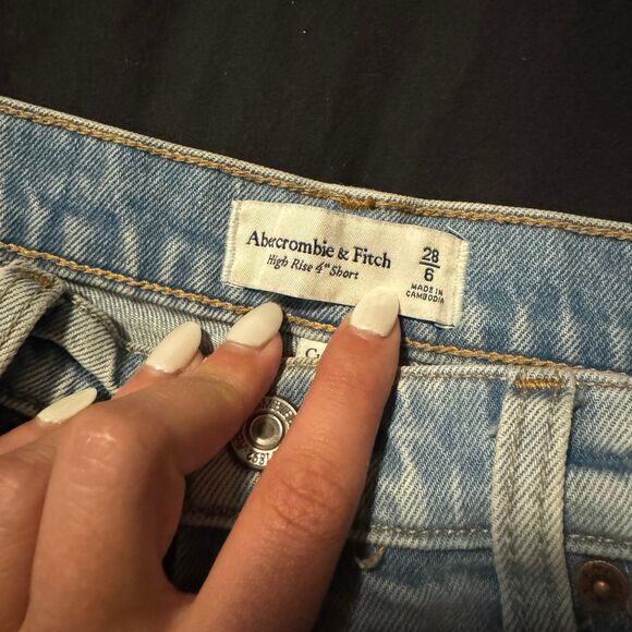 Abercrombie & Fitch High Rise 4” Short - Picture 2 of 3